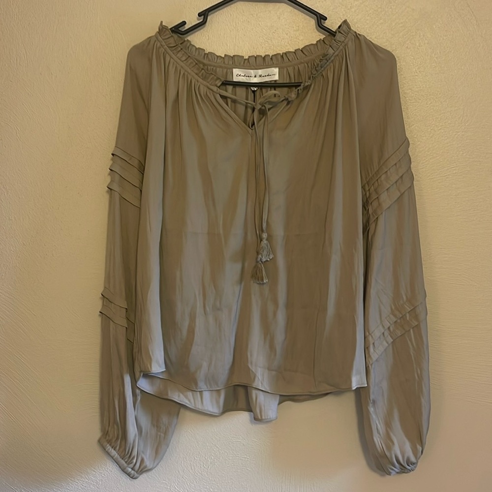 NWT Chelsea & Theodore long sleeve top, size small